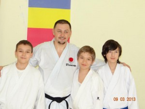 482832_525823064126492_1142256163_n